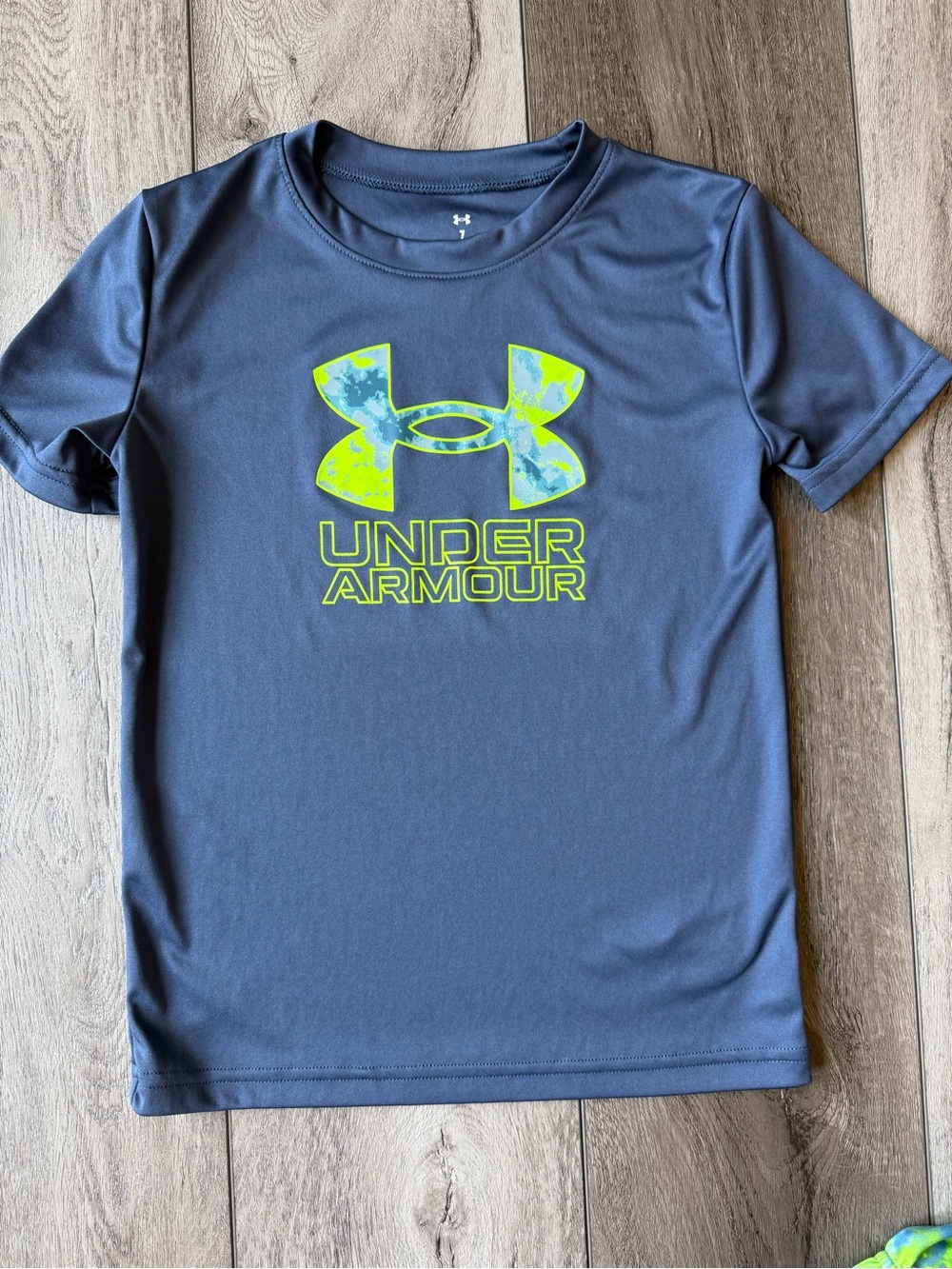 Under Armour Navy Tee with Neon Green-Blue Camo Shorts (7) - Picture 2 of 6